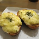 おだいどこ ブルーキャット - バゲットにタルタルソースとチーズを乗せて焼いたもの