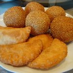 故宮 - 2011/05/21　胡麻団子と試作品カスタードクリーム入り揚げ菓子