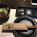 炭火焼肉彩火 - お通しの煮込み