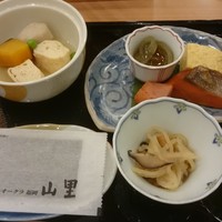 和食堂 山里 ホテルオークラ福岡 - 煮物、切り干し大根、焼魚
