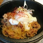 Yakiniku Wagyuu Shokudou - 石焼き牛すじ玉丼