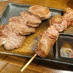 やきとん えん家 - タン元とサービスの鶏レバ