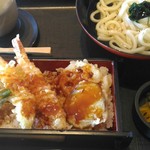 和食処 銀蔵 さいたま新都心店 - 天重、うどん、茶碗蒸し、漬け物。