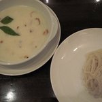 ケララの風Ⅰ - 温前菜　タリ・カンニ。イディアパン（米粉の暖かい細麺）を添えて。