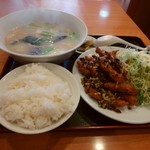 新星飯店 - 完全に血迷った感ありありな、カリカリホルモン+野菜ﾌﾟｰｽｰ+めしorz。。。ﾝﾒｰんだけどなにこの選択わぁぁ～