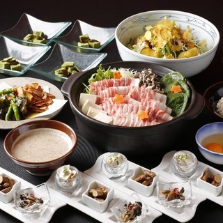[送別会ご予約受付中]当店名物【黄金とろろ鍋】を味わう！