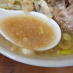ラーメン二郎 - 乳化系スープ