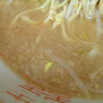 ラーメン二郎 - 絶妙バランスのスープ