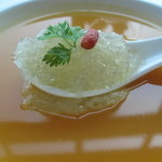 中国料理 「チャイナブルー」 コンラッド東京 - つばめの巣入り鶏とじゃが芋のスープ