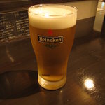 オステリア ヴァンヴィーノ - ハイネケン(1パイント)、800円