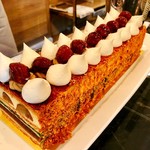 ホテルニューオータニ - 新edoマロンミルフィーユ＠MVP。サクサクのパイの間には、抹茶や和三盆糖を使用したカスタード、ホクホクの栗、藻塩をふった黒蜜あんこ、羊羹ジュレの層