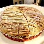 ホテルニューオータニ - スーパーモンブラン＠その時期最も美味しい和栗を厳撰したマロンペースト、沖縄産の黒蜜使用、ボトムはシリアルブレンドのリンツァートルテ