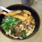 牧のうどん 空港店 - 肉うどん＋ごぼう天＋海老天＋ネギたっぷり＝満足！