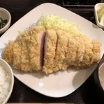 成蔵 - 【料理】ボリュームたっぷりのロースかつ！！