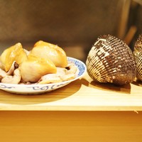 富小路 やま岸 - 大分のジャンボ赤貝