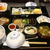 千羽鶴 - 和朝食 薬膳粥