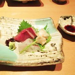Sushi Ei Hanayagi - お刺身。ぶり、鯛、バイガイ。