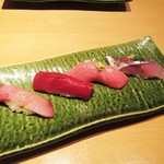 寿司栄 華やぎ - 握り。あじ・大トロ・漬け・ぶり。