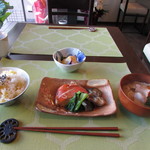 菜萌食堂 - お魚の定食 金目鯛の煮付け