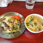 大衆中遊華食堂 八戒 - カレーランチ(サラダ&スープ)