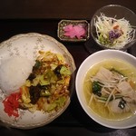 笑安記 - 「日替り午飯定食」720円。