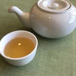中国料理 養源郷 - お茶です。