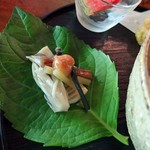 Sobaguan - 定食の一部（梅肉と山菜？）