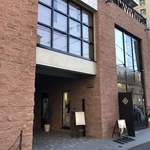 ジョンティ アッシュ - プラチナ通りから一本奥に入ったゴールドフォレストビル2階