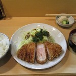 とんかつ燕楽 - ロースカツ定食