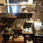 中国菜 火ノ鳥 - 店内　飾り棚