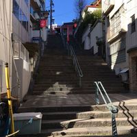 神田明神下 みやび 本店 - 逆に見上げた男坂('18/01/13)