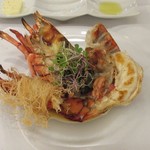 ビストロ ダイア - 魚①カナダ産活オマール海老のポワレ　濃厚なビスクソース