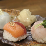 DINING 嬉楽、 - 手まり寿司3貫480円