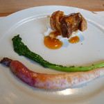 大和ﾎﾟｰｸの角煮　鳥播（ｳｰﾊﾝ）ﾏｯｼｭ添え