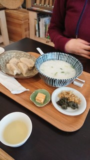 Okuizumi - １/７の七草粥と水餃子セット