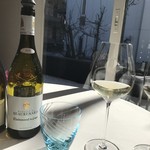 AMOUR - 白ワイン2種類を半分ずついただきました