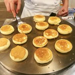 ホテルニューオータニ - ニューオータニ特製のパンケーキ＠ふわっふわ。メープルシロップは3種がかけ放題