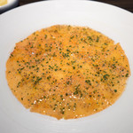 Seasons by Olivier Elzer - 私の前菜 carpaccio of salmon marinated with extra virgin olive oil,lime & poppy seeds 薄っぺらなサーモンだったけど味が素晴らしかった