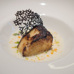 Seasons by Olivier Elzer - アミューズ、前菜、メイン、デザートの448HKDコースで私のメインはcod caramelized with white miso in a velvet daikon broth これクリーミーで美味かった