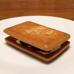 79357780 - レーズンウィッチ