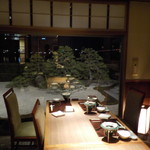 皆美館 - 庭園を眺めながら