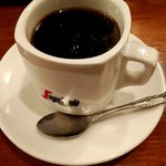 Nishiporuko - ホットコーヒーのカップに無理やり氷をぶち込んでアイシーにしていますね！