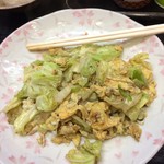 萬作 - キャベツ玉子炒め