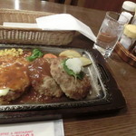 Akarenga - よくばりハンバーグ。1265円