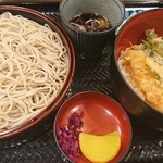 有喜屋 - 家族が食べてたランチセット