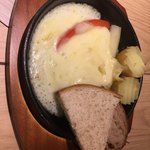 湯島ワンズラクレット チーズ料理専門店 野菜＆ワイン - ラクレット
