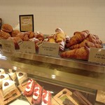 シュクリエ - 美味しそうなベーカリーも始まりました♪