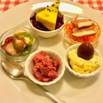 ビストロ かたおか - 料理写真:「本日の前菜」(5種盛)。
