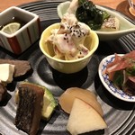 賛否両論 KAKUUCHI - 30分かかって到着したおつまみ
私には  塩辛かったです