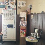 豚のらーめん 弐番手 - 店内 (券売機)